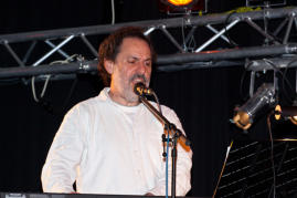 Christoph Nemmaier Gesang, Keyboard, Gitarre, Mundharmonika